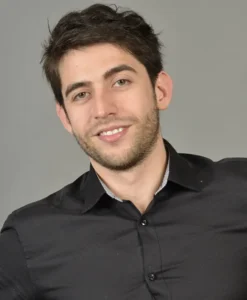 Dr Adriel Manzanilla, médecin vasculaire, lasériste